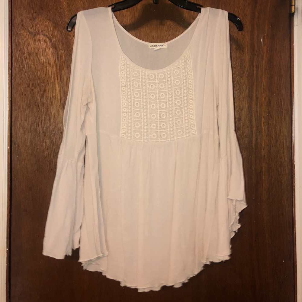Loose fitting flowey blouse